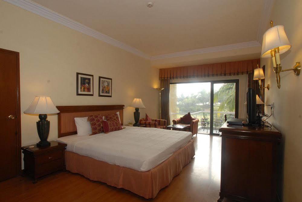 Hôtel The Ffort Raichak. à Calcutta Extérieur photo